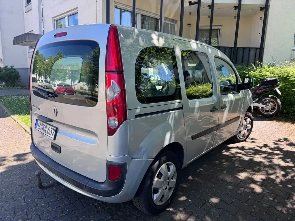 Gebraucht Renault Kangoo Expression 90 PS (66 kW) 2010 Van / Kleinbus