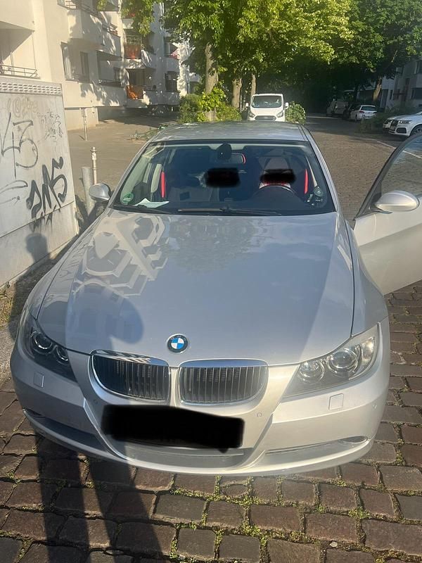 Silber Gebraucht 2006 BMW 320 Limousine | 8.000 € (Teuer) - Bild 1/4