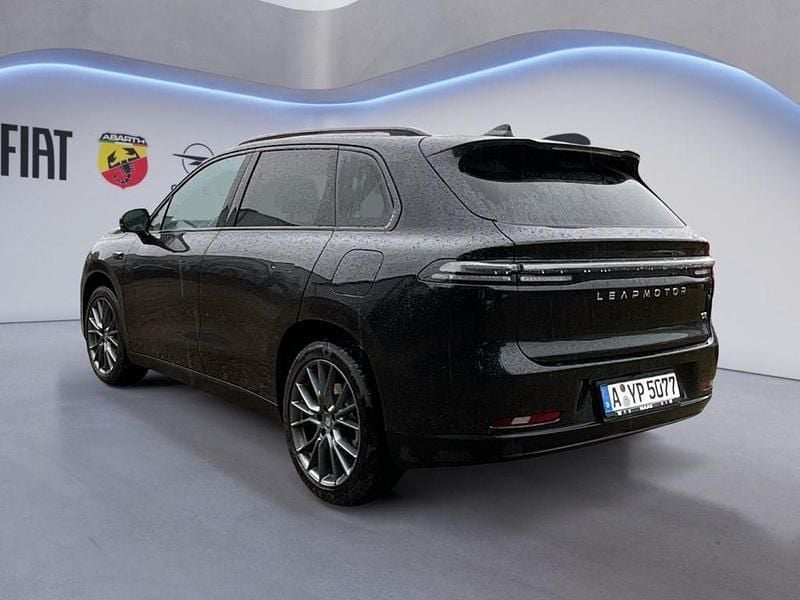 Gebraucht Leapmotor C10 215 PS (158 kW) 2025 Black (metallic) SUV