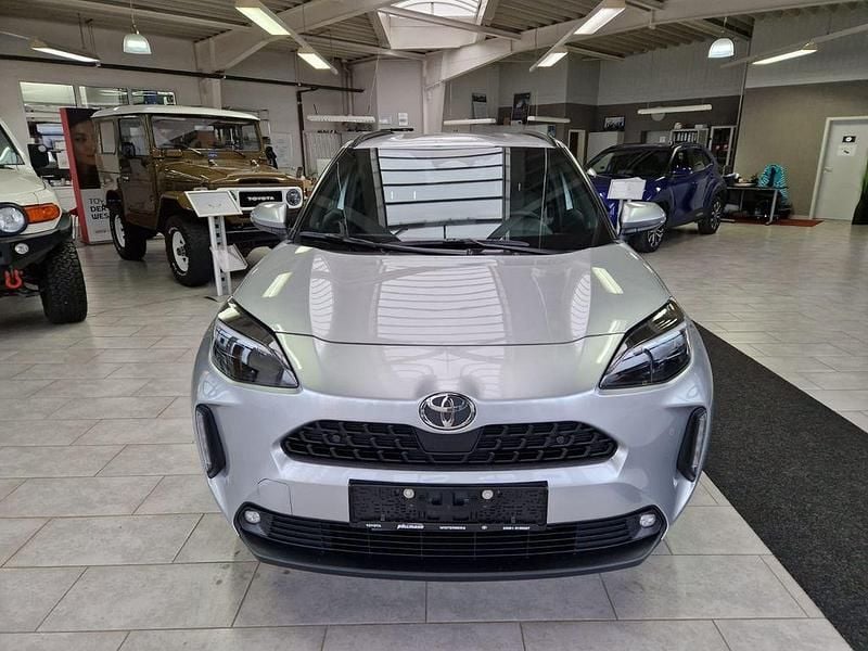 Gebraucht Toyota Yaris Cross 131 PS (96 kW) 2025 Schwarz SUV