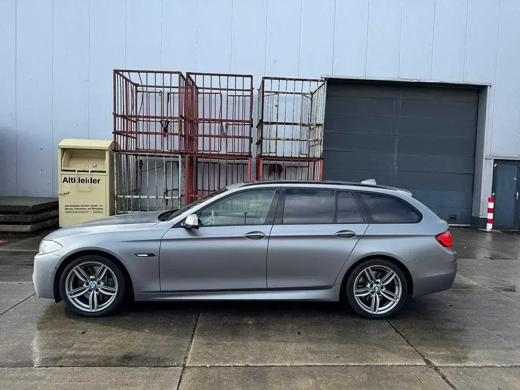 Gebraucht BMW M550 Sport Line 381 PS (280 kW) 2013 Grau Kombi