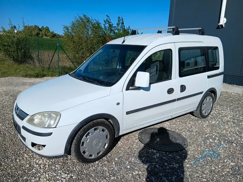 Second-hand Opel Combo 101 CP (74 kW) 2008 Alb Monovolum