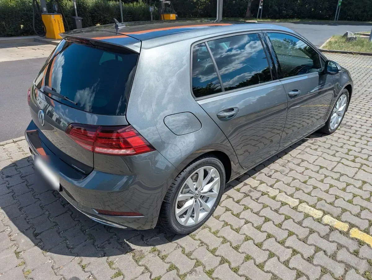 Gebraucht VW Golf VII Highline 150 PS (110 kW) 2019 Grau Limousine