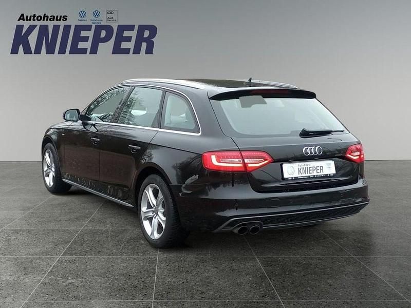 Gebraucht Audi A4 Attraction 120 PS (88 kW) 2015 Brillantschwarz Kombi