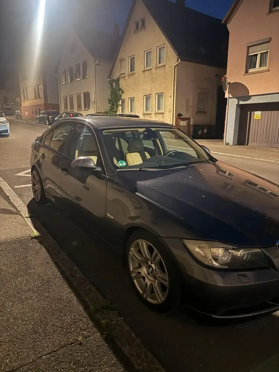 Gebraucht BMW 325 218 PS (160 kW) 2005 Grau Limousine