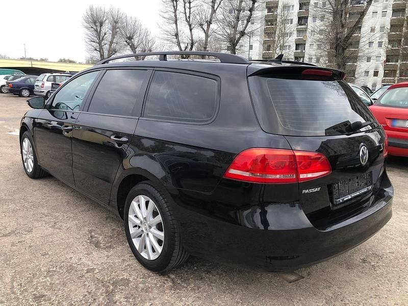 Gebraucht VW Passat 122 PS (89 kW) 2012 Schwarz Kombi