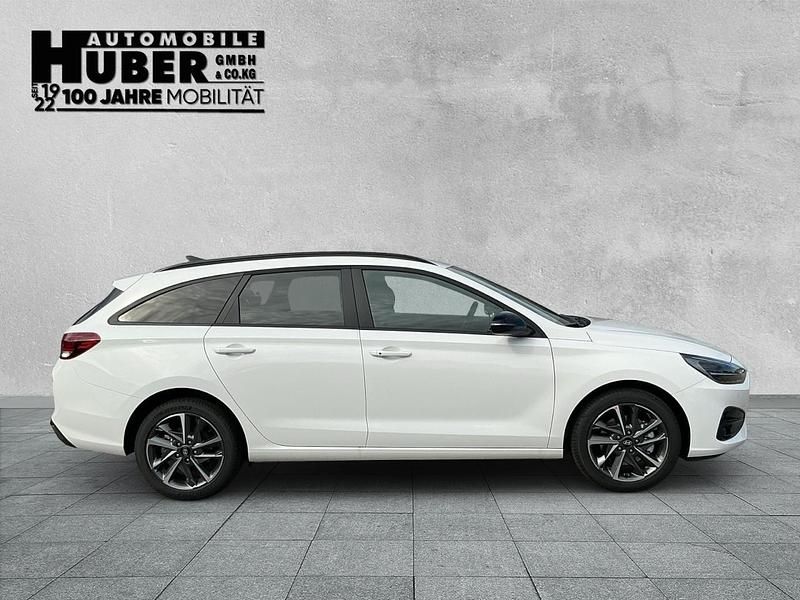 Neu Hyundai i30 Advantage 140 PS (102 kW) 2025 Weiß Limousine