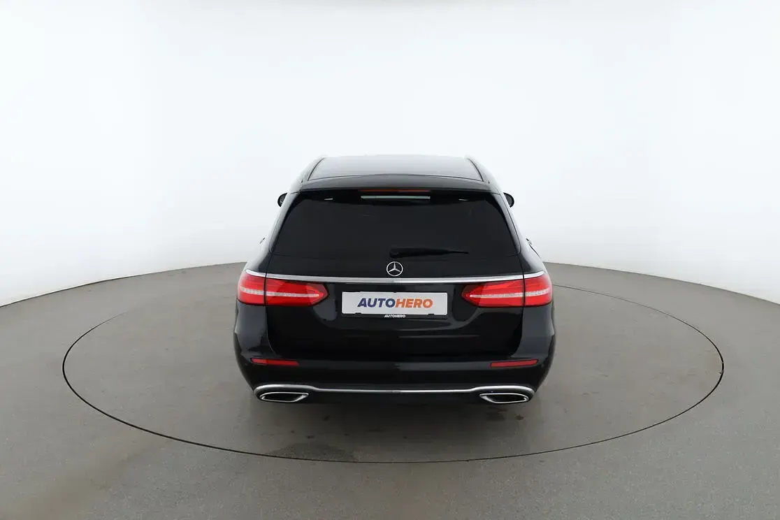 Gebraucht Mercedes E200 Avantgarde 211 PS (155 kW) 2020 Schwarz Kombi