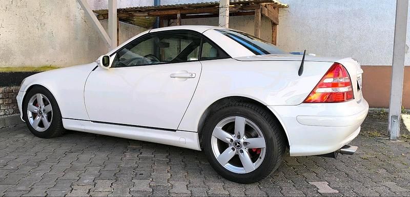 Gebraucht Mercedes SLK230 197 PS (144 kW) 2002 Weiß Cabrio