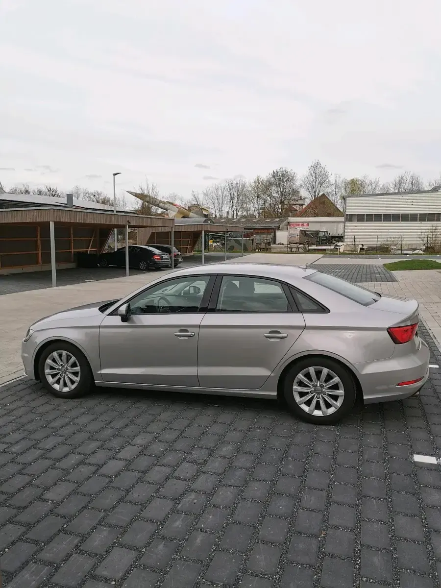 Gebraucht Audi A3 150 PS (110 kW) 2015 Grau Limousine