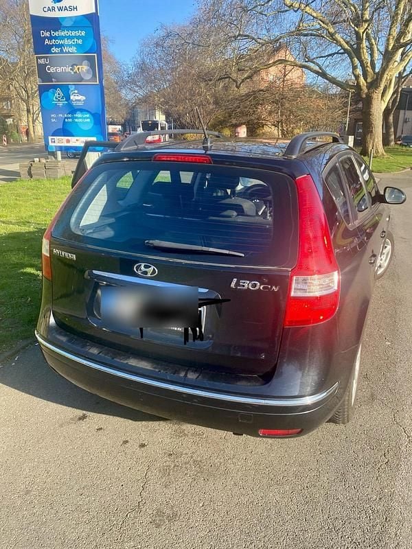 Gebraucht Hyundai i30 126 PS (92 kW) 2009 Schwarz Kombi