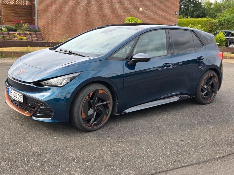 Blau Gebraucht 2021 Cupra Born Kleinwagen | 24.990 € (Etwas zu teuer) - Bild 1/4