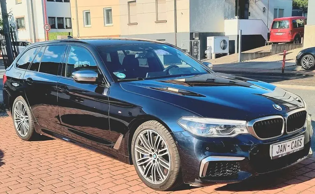 Używany BMW M550 Performance 400 KM (294 kW) 2019 Czarny Sedan/Limuzyna