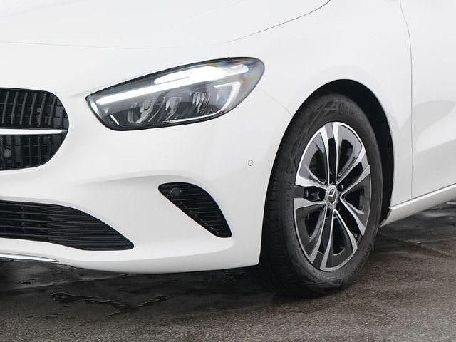 Weiß Gebraucht 2024 Mercedes B200 Van / Kleinbus | 31.140 € (Guter Preis) - Bild 1/4