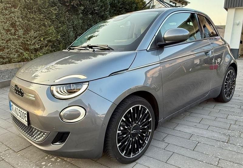 Gebraucht Fiat 500e 86 kW (118 PS) 2023 Grau