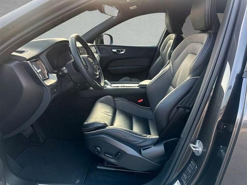 Gebraucht Volvo XC60 Plus 250 PS (183 kW) 2024 Platinum grey SUV