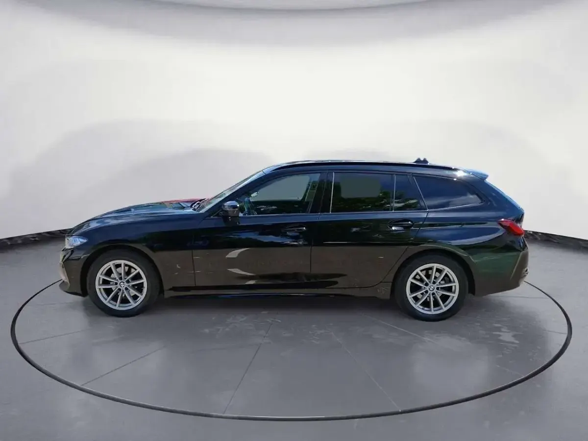 Gebraucht BMW 318 Sport Line 150 PS (110 kW) 2023 Schwarz Kombi