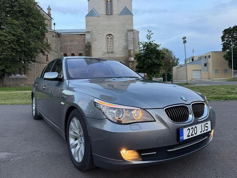 Grau Gebraucht 2008 BMW 550 Sport Line Limousine | 7.989 € (Superpreis) - Bild 1/4