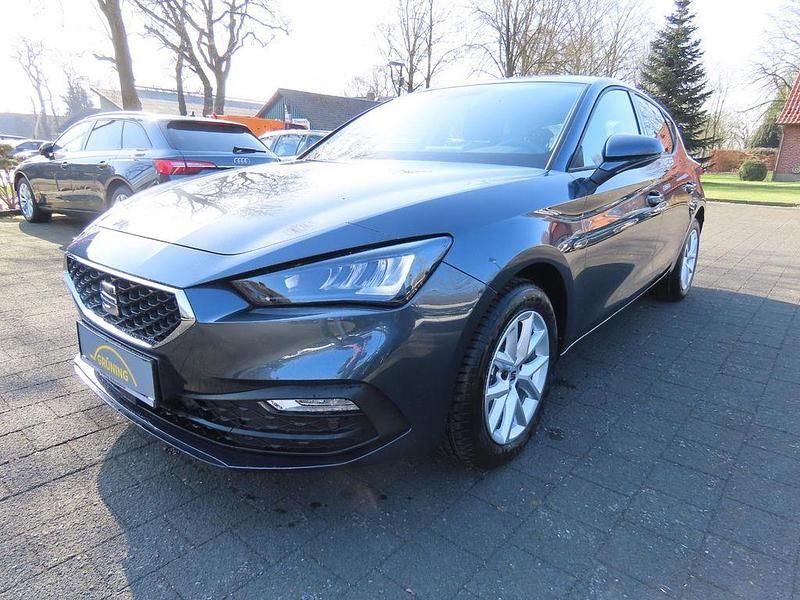 Neu Seat Leon Style 116 PS (85 kW) 2025 Grau Limousine