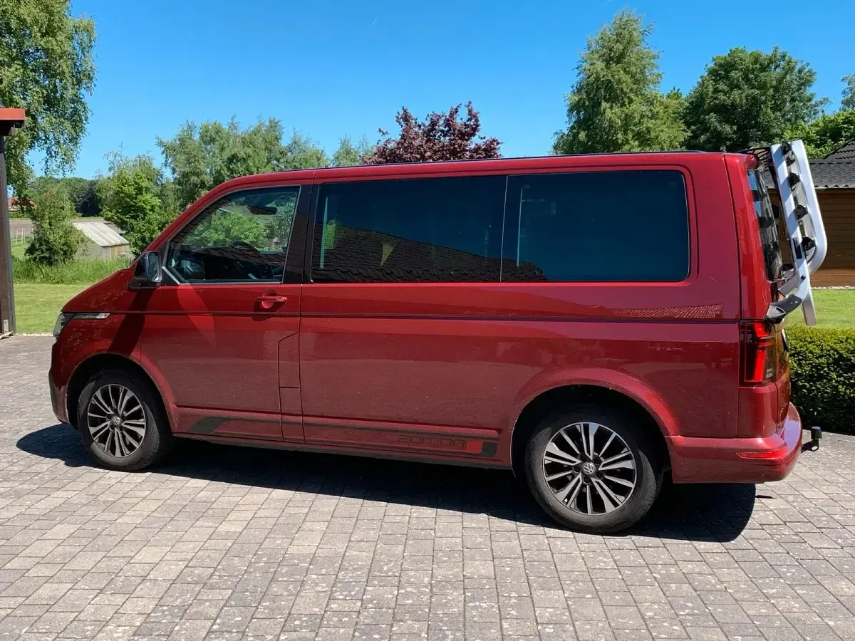 Gebraucht VW Multivan 204 PS (150 kW) 2021 Rot Van / Kleinbus