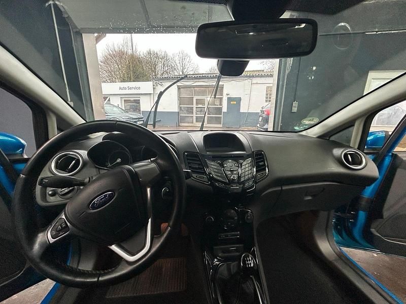 Gebraucht Ford Fiesta 125 PS (91 kW) 2017 Blau Coupé