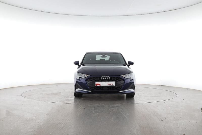 Second-hand Audi A3 Advanced 150 CP (110 kW) 2025 Albastru Berlinǎ