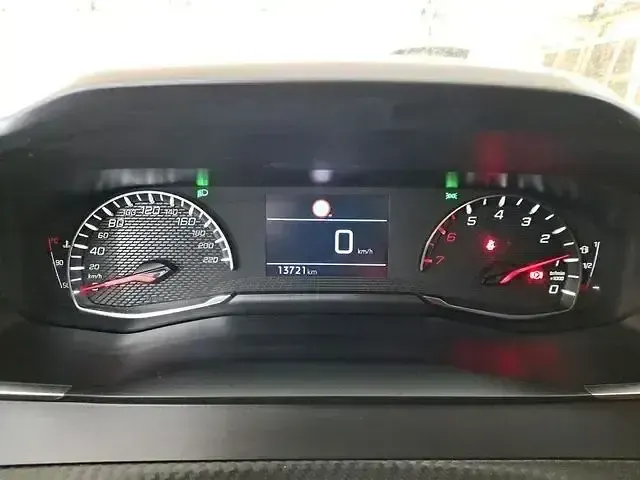 Gebraucht Peugeot 208 Style 75 PS (55 kW) 2023 Weiss Kleinwagen