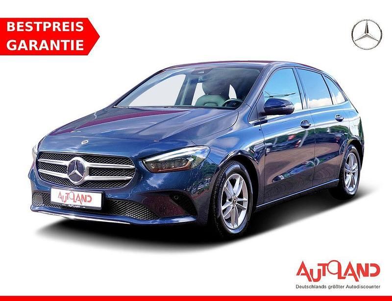 Blau Gebraucht 2019 Mercedes B180 Van / Kleinbus | 22.990 € (Etwas zu teuer) - Bild 1/4