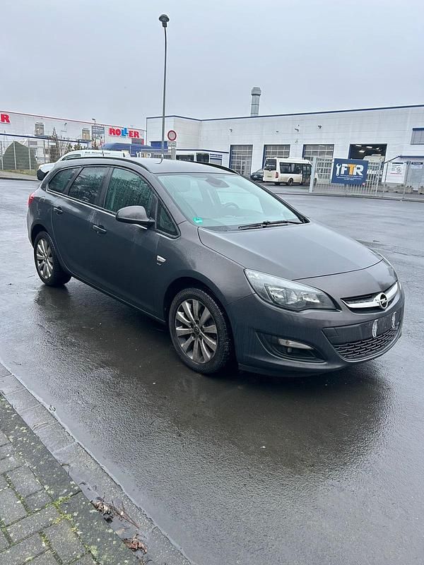 Grau Gebraucht 2014 Opel Astra Kombi | 4.690 € (Fairer Preis) - Bild 1/4