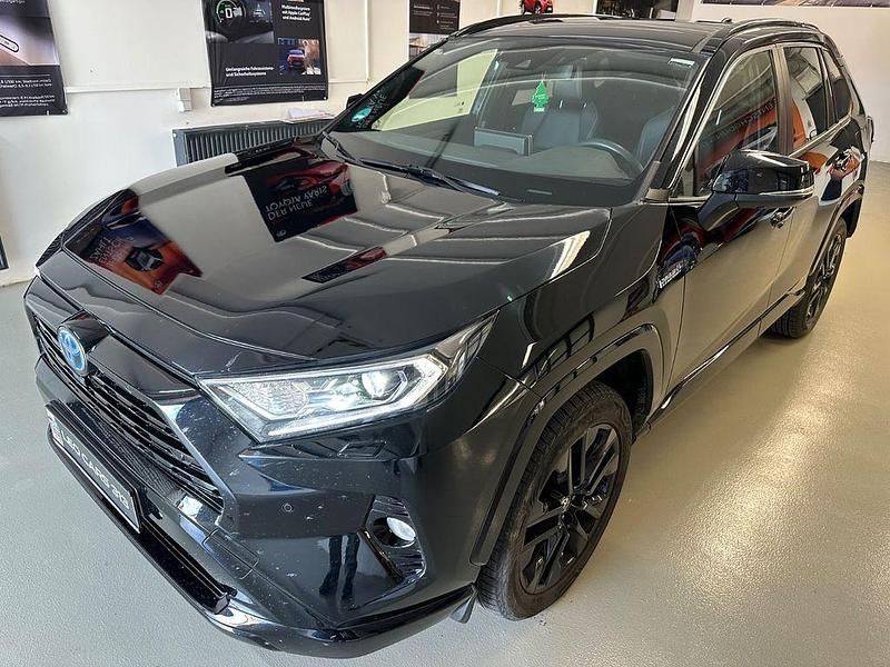 Schwarz Gebraucht 2021 Toyota RAV4 Hybrid Edition SUV | 27.490 € (Fairer Preis) - Bild 1/4
