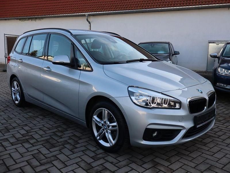 Silber Gebraucht 2017 BMW 220 Gran Tourer Advantage Van / Kleinbus | 14.990 € (Etwas zu teuer) - Bild 1/4