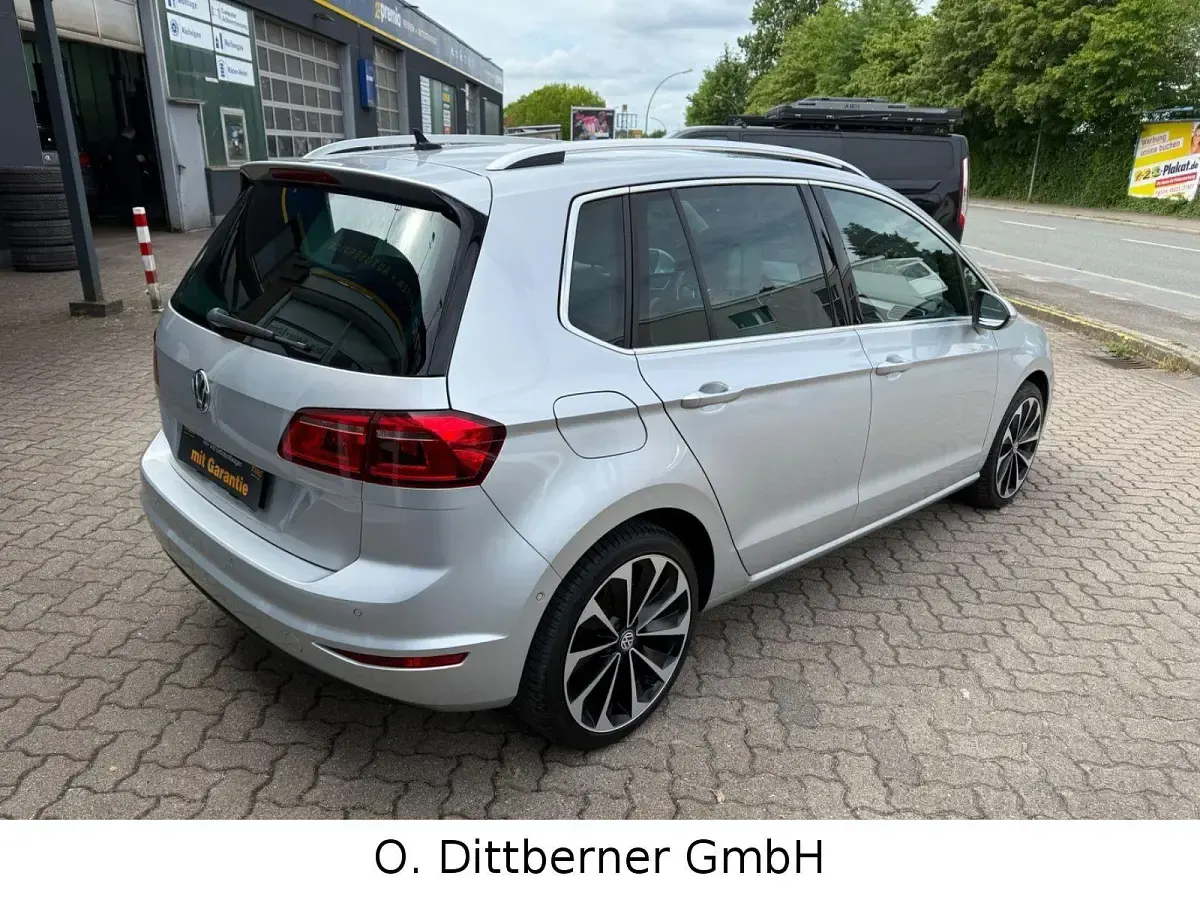 Gebraucht VW Golf VII Highline 125 PS (91 kW) 2015 Silber Limousine