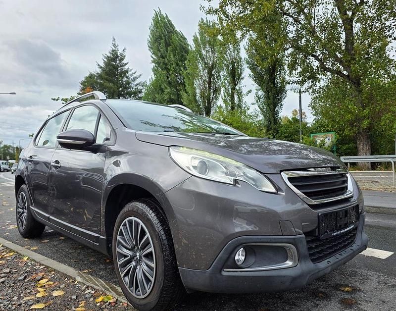 Grau Gebraucht 2013 Peugeot 2008 Active SUV | 3.890 € (Superpreis) - Bild 1/4