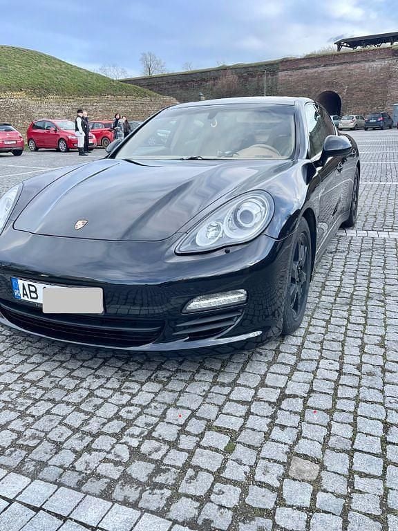 Gebraucht Porsche Panamera 250 PS (183 kW) 2011 Schwarz Kleinwagen