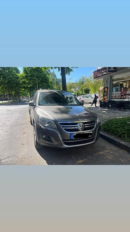 Grau Gebraucht 2011 VW Tiguan SUV | 9.000 € (Superpreis) - Bild 1/4