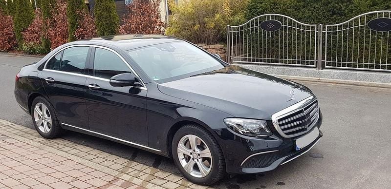 Gebraucht Mercedes E350 Exclusive 258 PS (189 kW) 2016 Schwarz Limousine