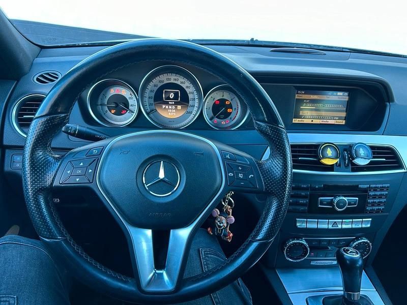 Gebraucht Mercedes C250 204 PS (150 kW) 2012 Schwarz Kombi