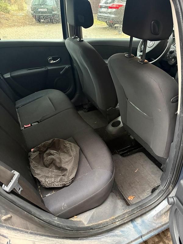 Gebraucht Renault Clio II 75 PS (55 kW) 2006 Andere farben Kleinwagen