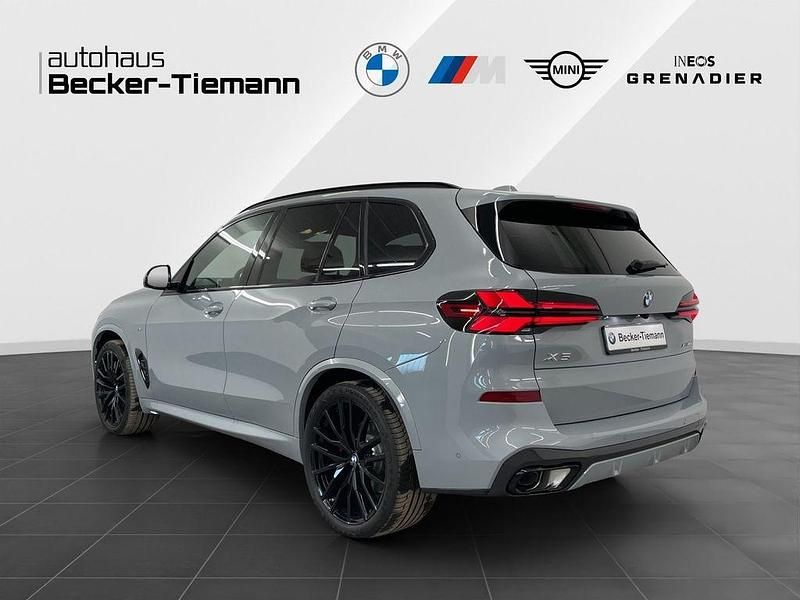 Neu BMW X5 Exclusive 352 PS (258 kW) 2026 Grau SUV