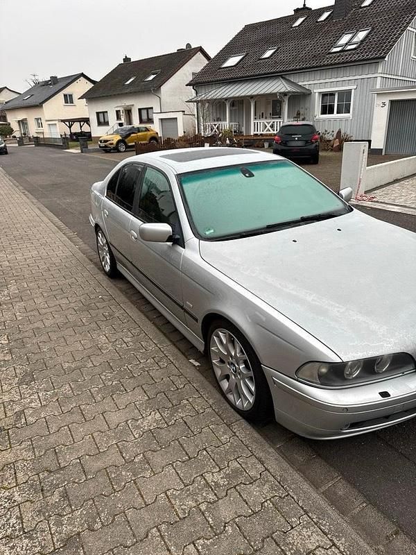 Gebraucht BMW 520 170 PS (125 kW) 2002 Silber Limousine
