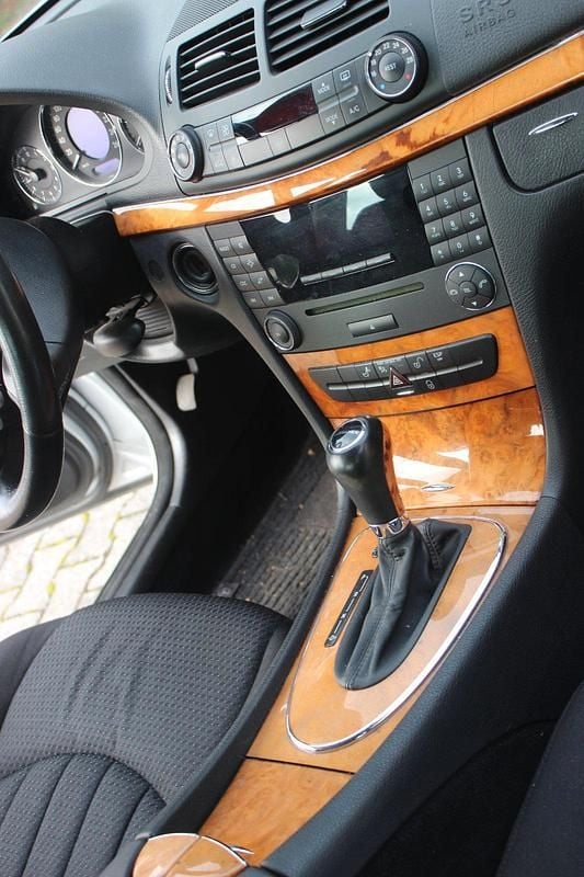 Gebraucht Mercedes E280 Elegance 190 PS (139 kW) 2008 Silber Limousine