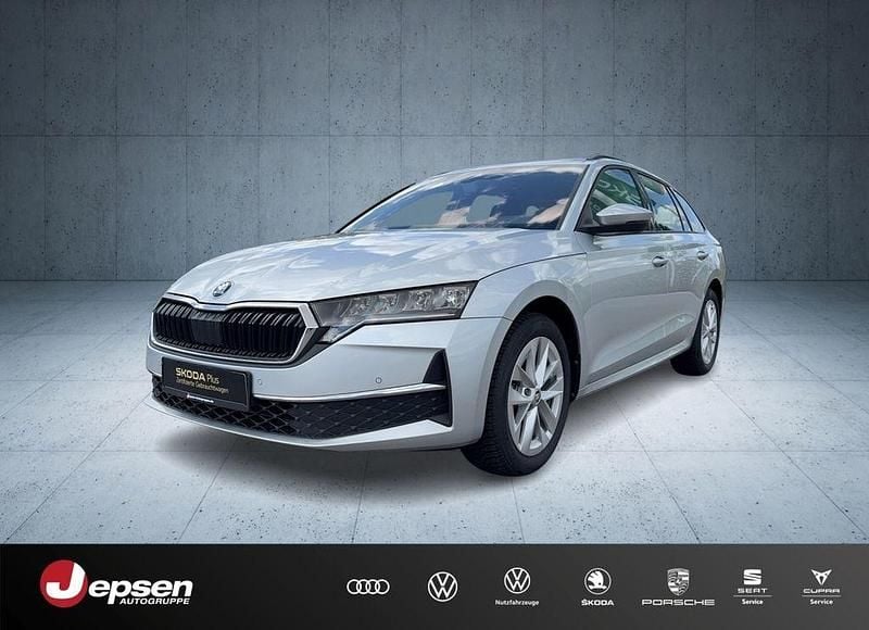 Brilliantsilber Gebraucht 2024 Skoda Octavia Selection Kombi | 25.770 € (Guter Preis) - Bild 1/4