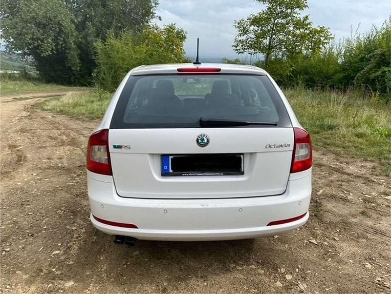 Gebraucht Skoda Octavia RS 200 PS (147 kW) 2012 Weiß Kombi
