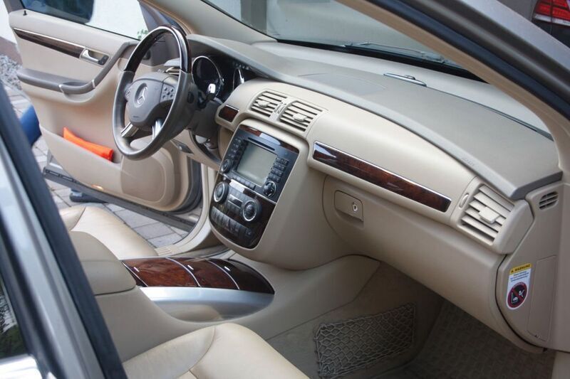Silber Gebraucht 2006 Mercedes R350 Van / Kleinbus | 7.500 € (Fairer Preis) - Bild 1/4