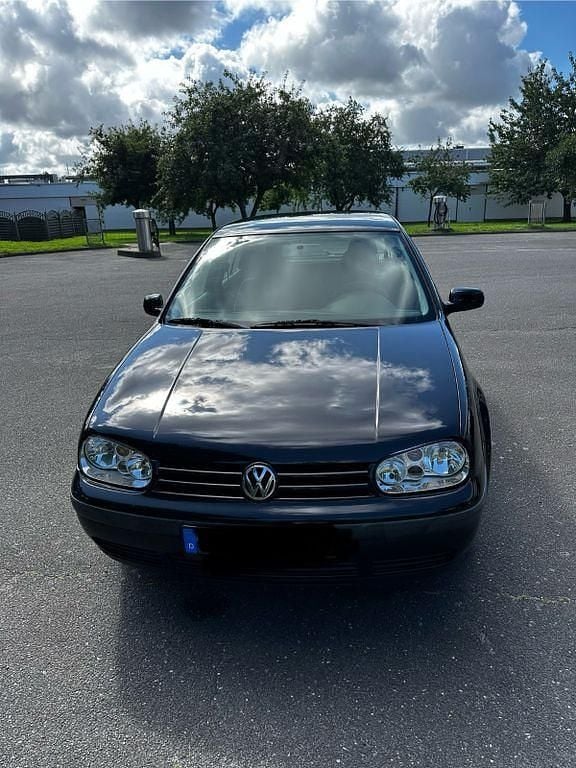 Schwarz Gebraucht 1999 VW Golf IV Basis Limousine | 2.600 € (Teuer) - Bild 1/4