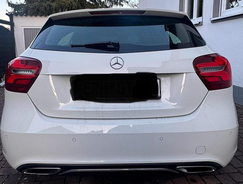 Gebraucht Mercedes A250 211 PS (155 kW) 2017 Weiß Limousine