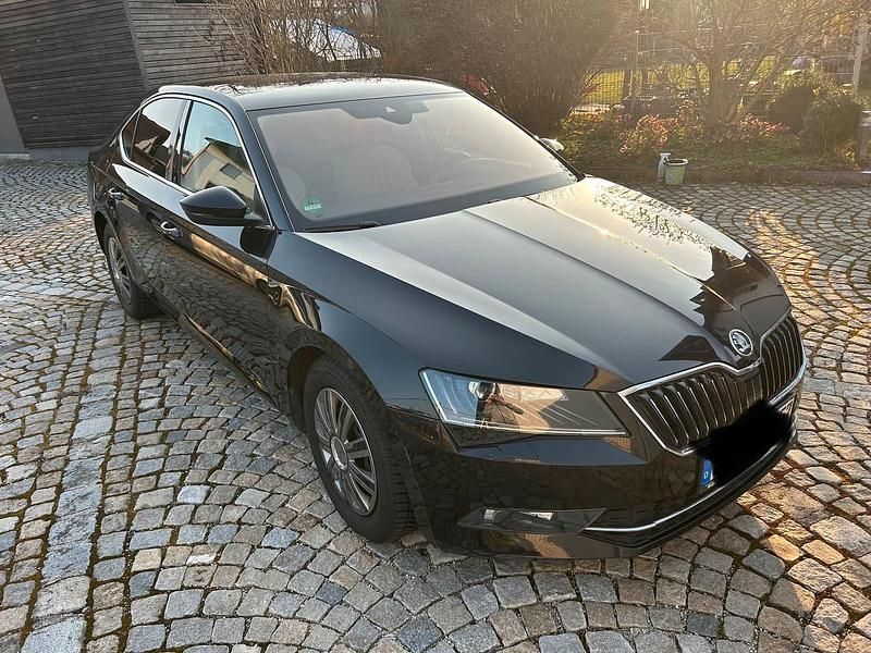 Gebraucht Skoda Superb 190 PS (139 kW) 2015 Schwarz Limousine