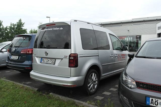 Gebraucht VW Caddy Highline 150 PS (110 kW) 2016 Silber metallic Van / Kleinbus