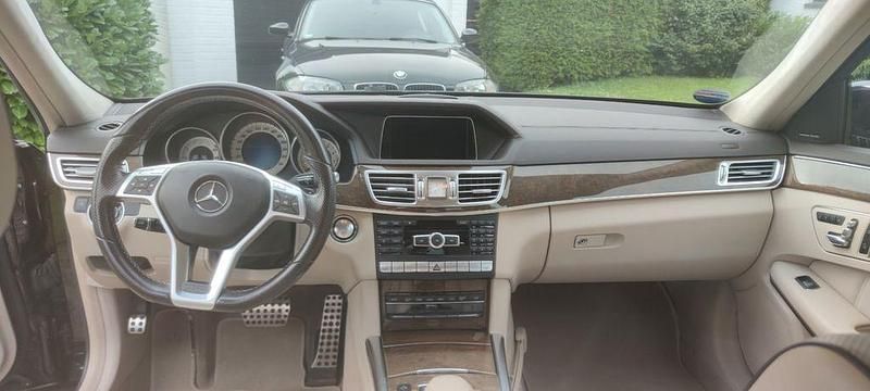 Schwarz Gebraucht 2013 Mercedes E400 Avantgarde Limousine | 20.500 € (Etwas zu teuer) - Bild 1/4