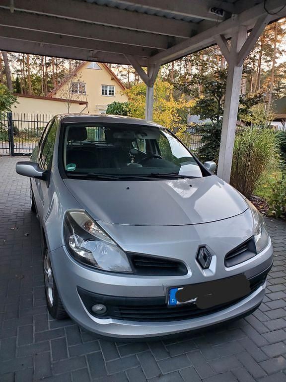 Gebraucht Renault Clio II 75 PS (55 kW) 2006 Silber Limousine